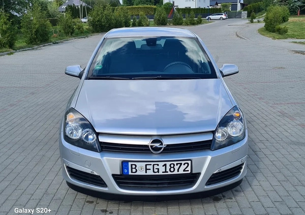 Opel Astra cena 12900 przebieg: 200000, rok produkcji 2005 z Braniewo małe 56